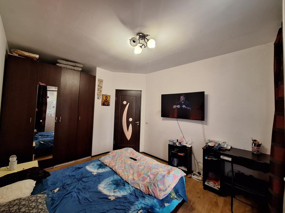 Apartament decomandat, 2 balcoane, zona KIK