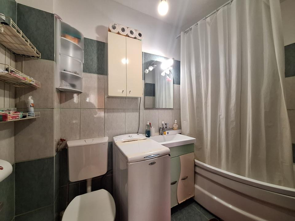 Apartament decomandat, 2 balcoane, zona KIK