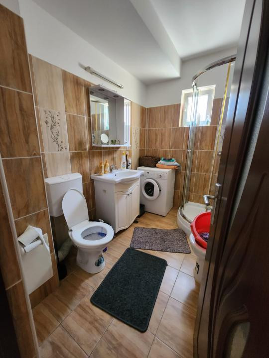 Inchiriere Apartament 3 camere ,zona Eroilor