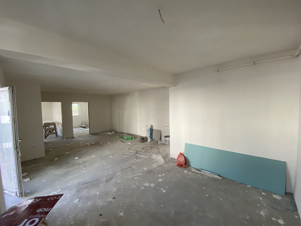 Apartament 3 camere zona Răzoare , 75mp , panorama către Vivo