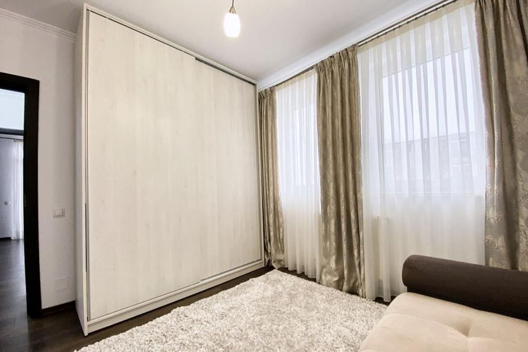 Apartament cu 3 camere, 67 mp,2 parcari, zona Tineretului