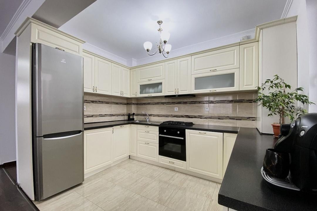 Apartament cu 3 camere, 67 mp,2 parcari, zona Tineretului