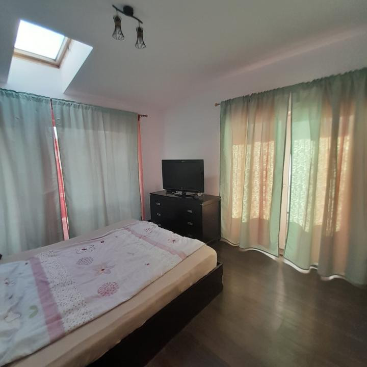 Apartament cu 2 camere decomandate 50mp plus 3 terase zona Eroilor 