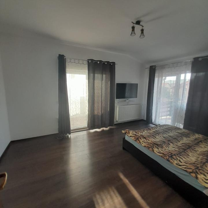Apartament cu 2 camere decomandate 50mp plus 3 terase zona Eroilor 