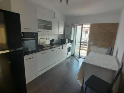 Apartament cu 2 camere decomandate 50mp plus 3 terase zona Eroilor 