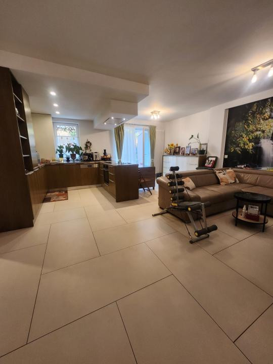 Apartament cu 2 camere,terasa  si gradina,zona Teilor