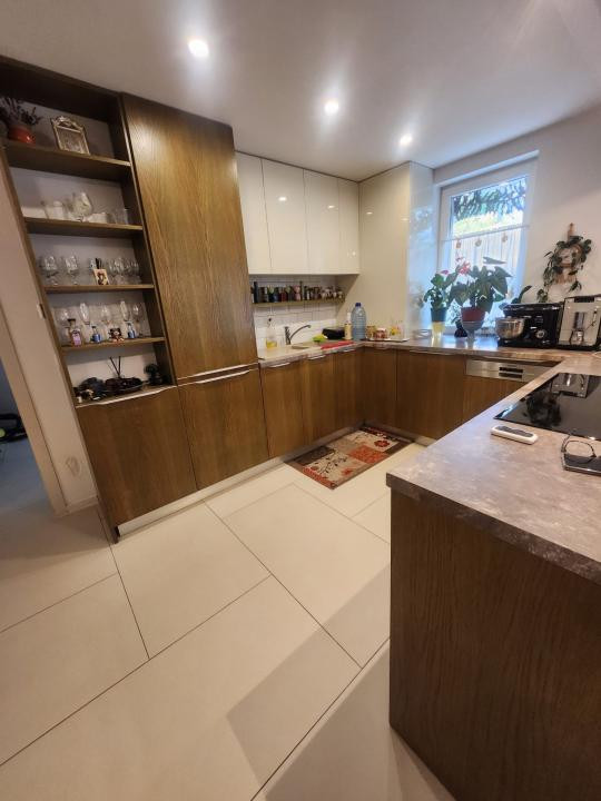 Apartament cu 2 camere,terasa  si gradina,zona Teilor