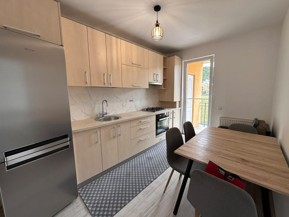 Apartament de 50 mp utili,2 camere deco. ,2 balcoane ,etaj intermediar
