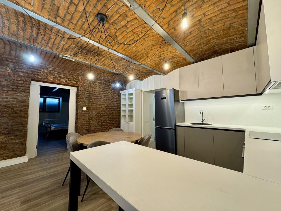 Apartament recent renovat, la cheie, 2 camere, 55 mp, zona UMF