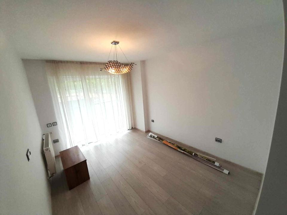Spațiu pentru birou, 2 camere, 55 mp, terasă, parcare subterană, zona Sopor