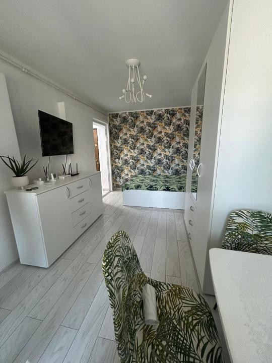 Garsonieră 24 mp, recent renovată, etajul 1, Str. Cojocnei