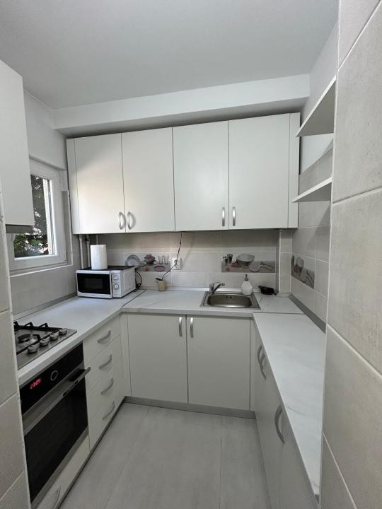 Garsonieră 24 mp, recent renovată, etajul 1, Str. Cojocnei