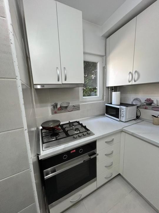 Garsonieră 24 mp, recent renovată, etajul 1, Str. Cojocnei