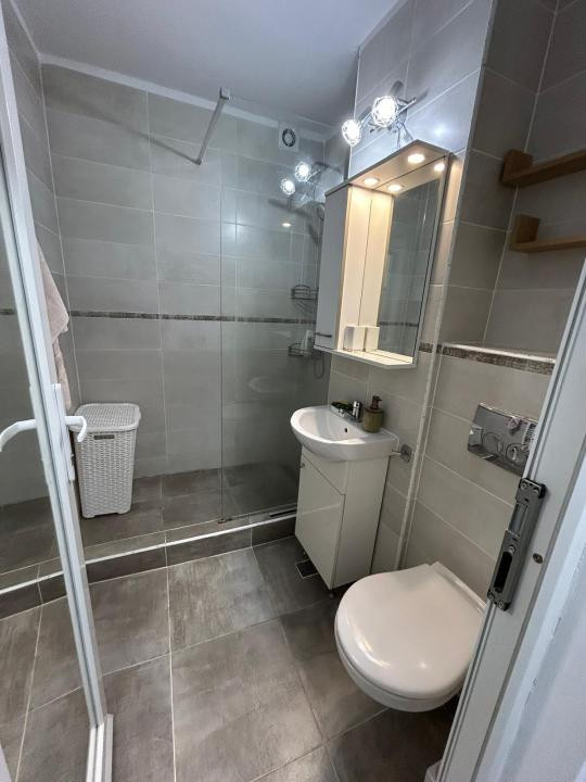 Garsonieră 24 mp, recent renovată, etajul 1, Str. Cojocnei