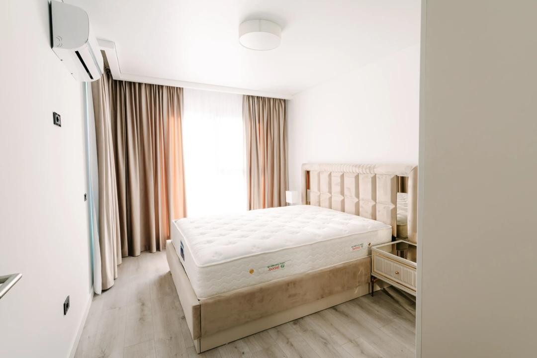 Apartament 3 camere, prima închiriere, parcare subterană, zona Frunzisului