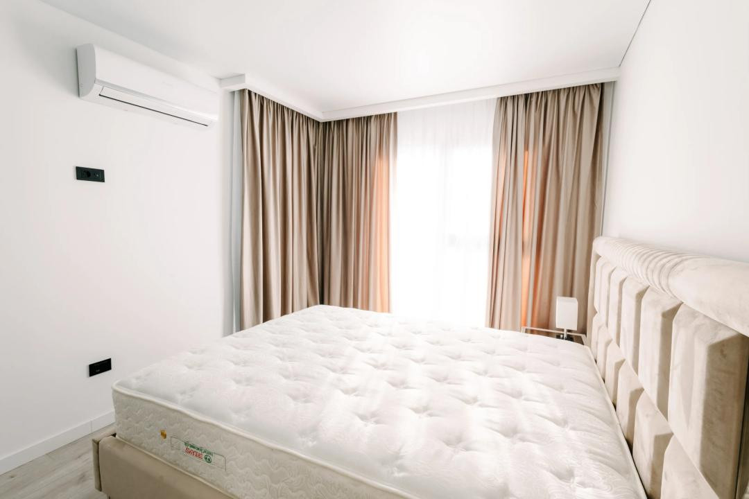 Apartament 3 camere, prima închiriere, parcare subterană, zona Frunzisului
