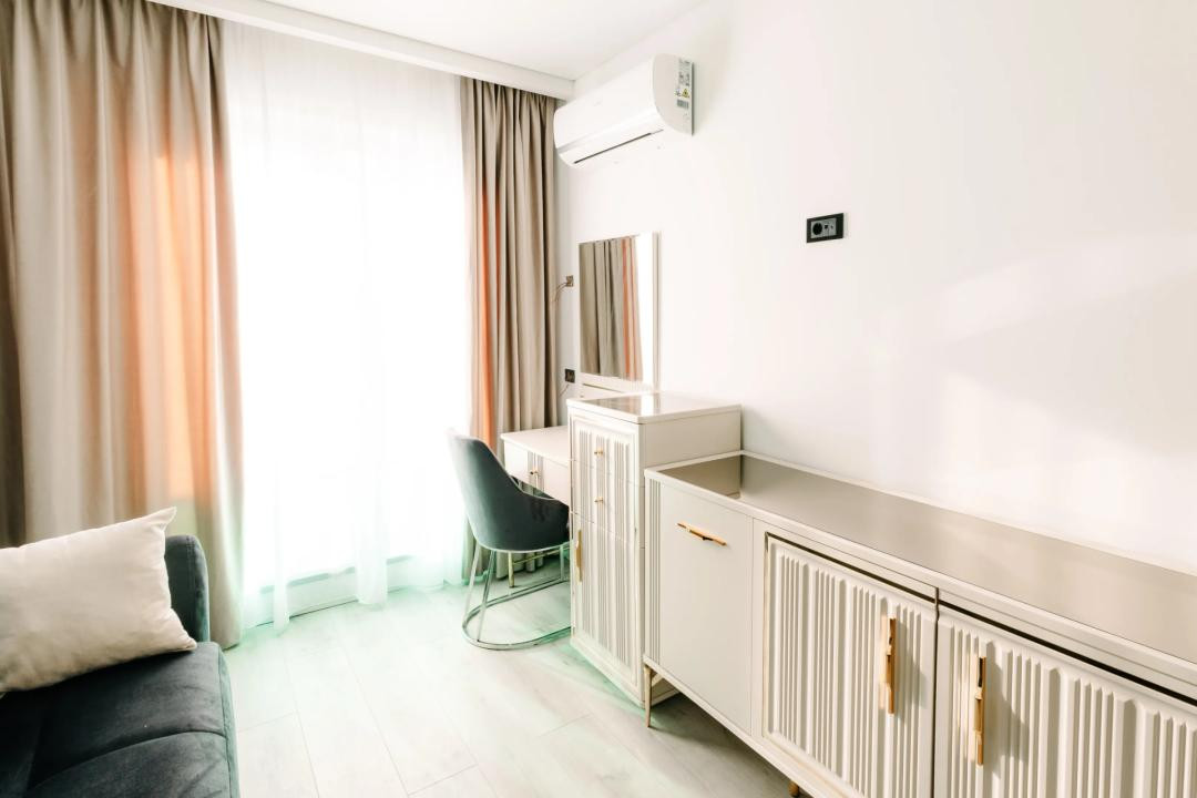 Apartament 3 camere, prima închiriere, parcare subterană, zona Frunzisului