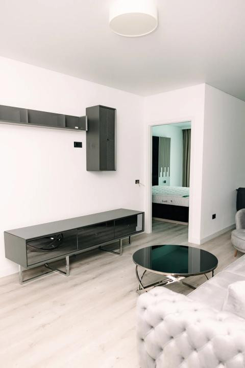 Apartament 2 camere, prima închiriere, parcare subterană, zona Frunzisului