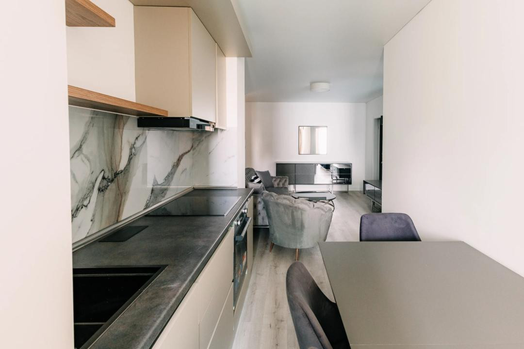 Apartament 2 camere, prima închiriere, parcare subterană, zona Frunzisului