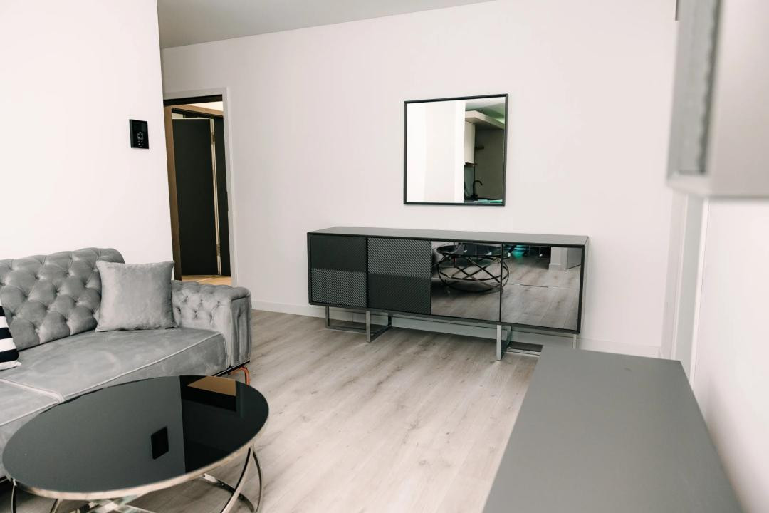 Apartament 2 camere, prima închiriere, parcare subterană, zona Frunzisului