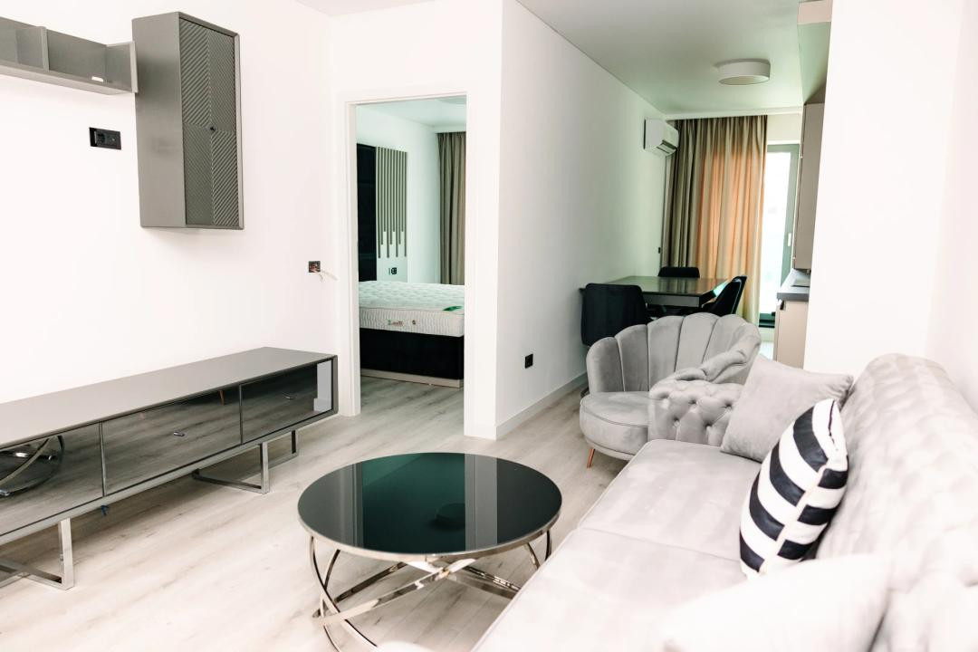 Apartament 2 camere, prima închiriere, parcare subterană, zona Frunzisului