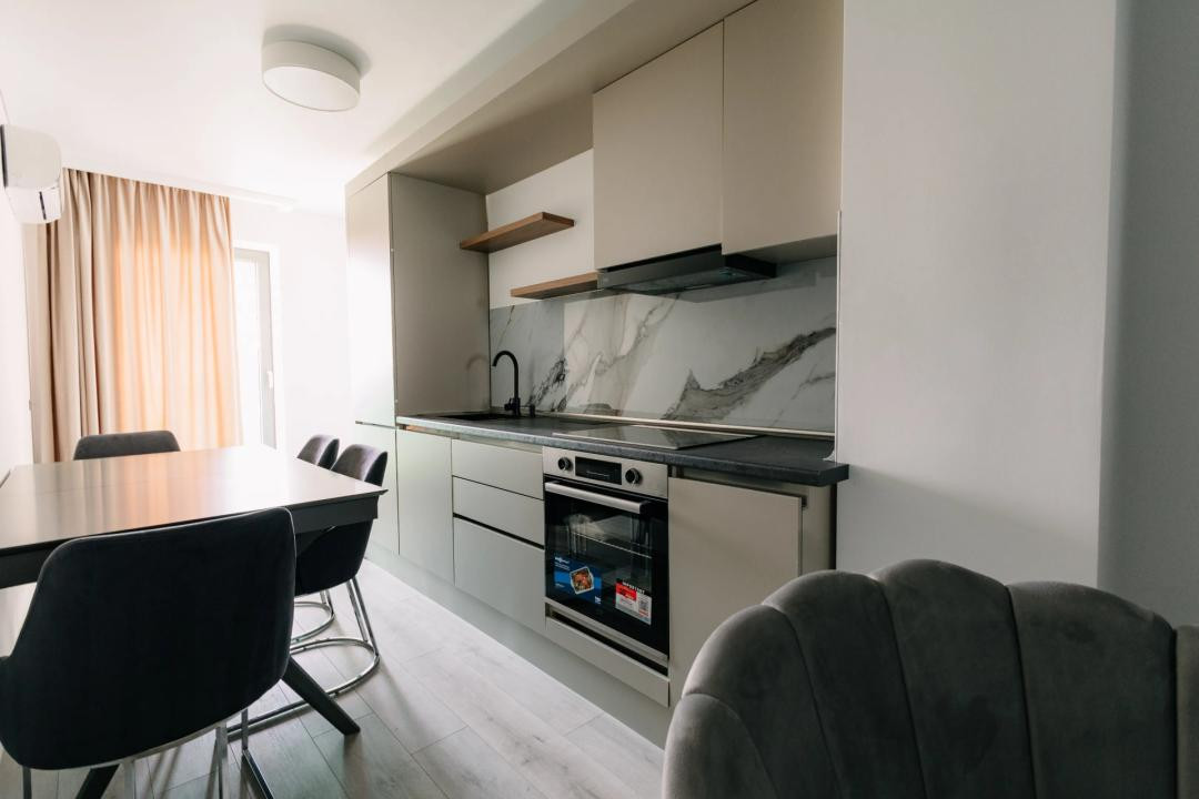 Apartament 2 camere, prima închiriere, parcare subterană, zona Frunzisului