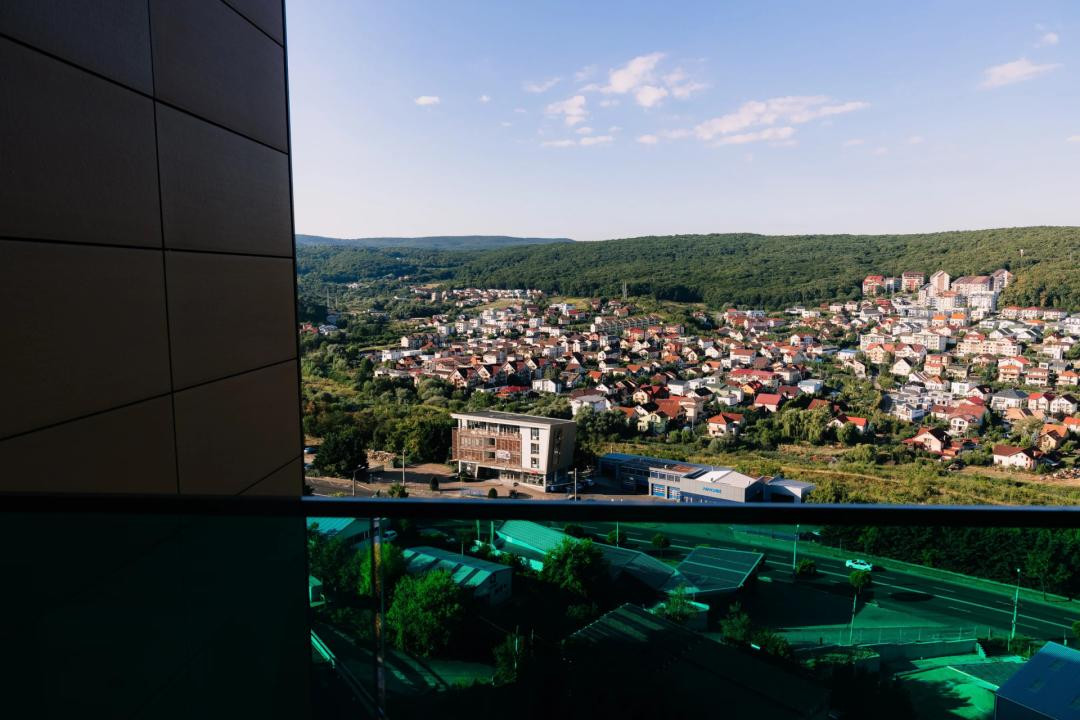 Apartament 2 camere, prima închiriere, parcare subterană, zona Frunzisului