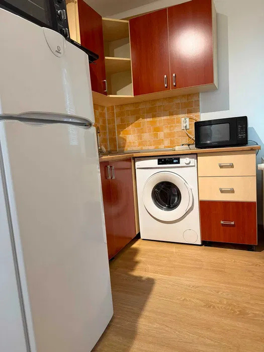 Apartament 2 camere, semidecomandat, zona Iulius Mall