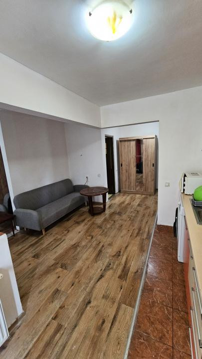 Apartament cu o camera, 39,41 mp, balcon, zona Florilor