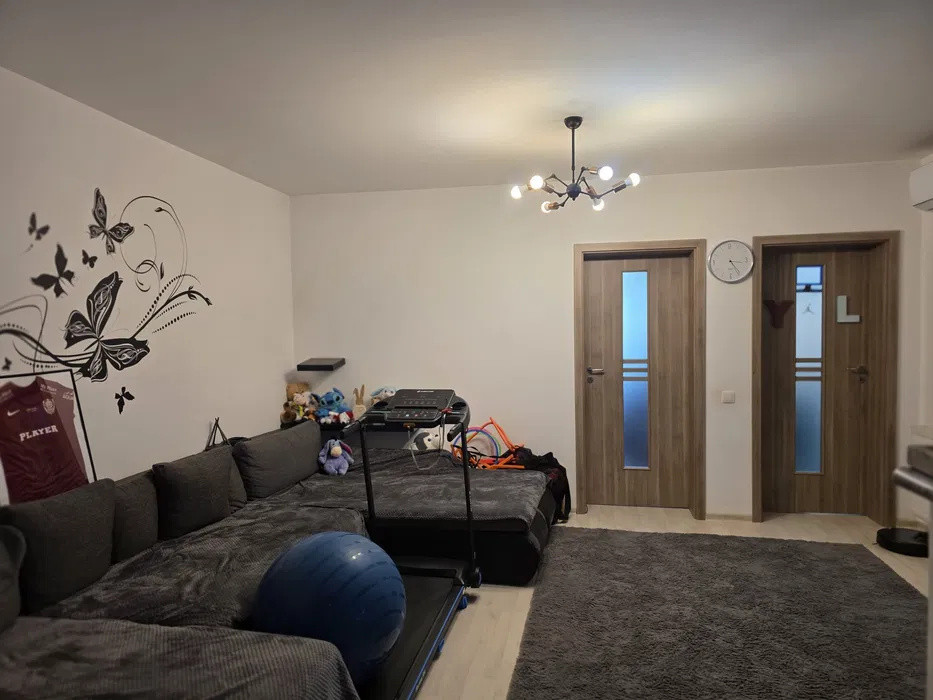 Apartament cu 3 camere, 70 mp, parcare, balcon, zona Tineretului