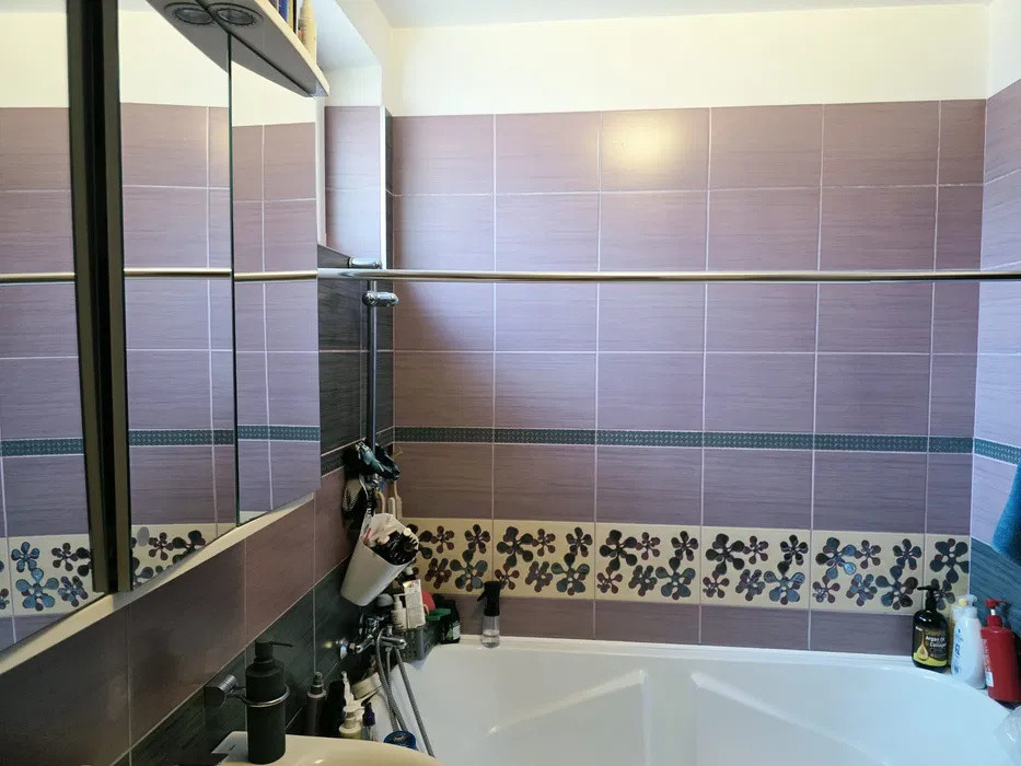 Apartament cu 3 camere, 70 mp, parcare, balcon, zona Tineretului