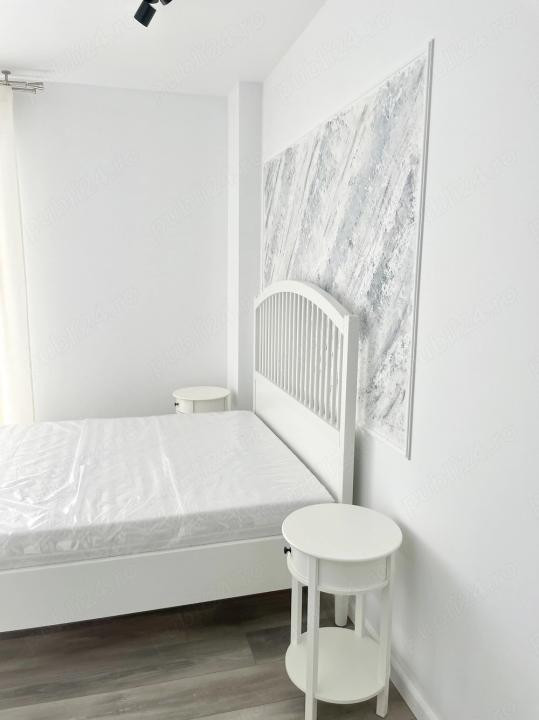 Apartament spatios cu o camera, 38 mp, balcon, zona Teilor