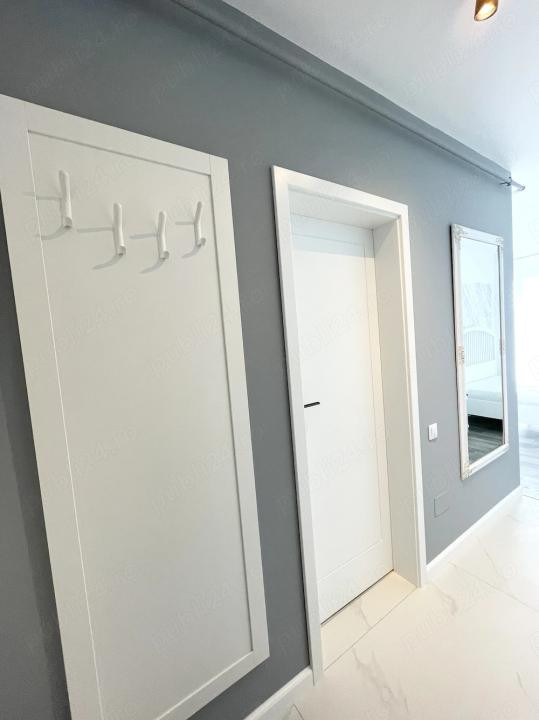 Apartament spatios cu o camera, 38 mp, balcon, zona Teilor