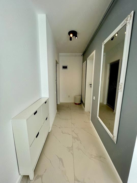 Apartament spatios cu o camera, 38 mp, balcon, zona Teilor