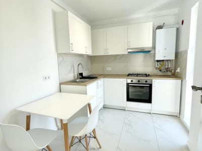 Apartament spatios cu o camera, 38 mp, balcon, zona Teilor