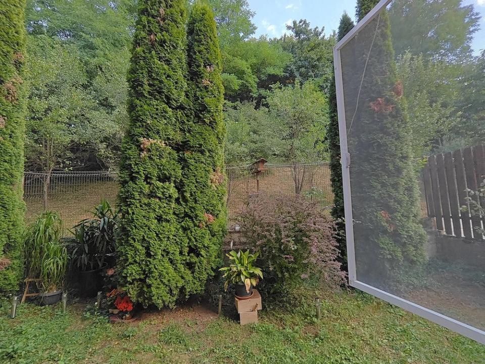 Apartament cu 3 camere si gradina, 2 parcari, zona Fagului