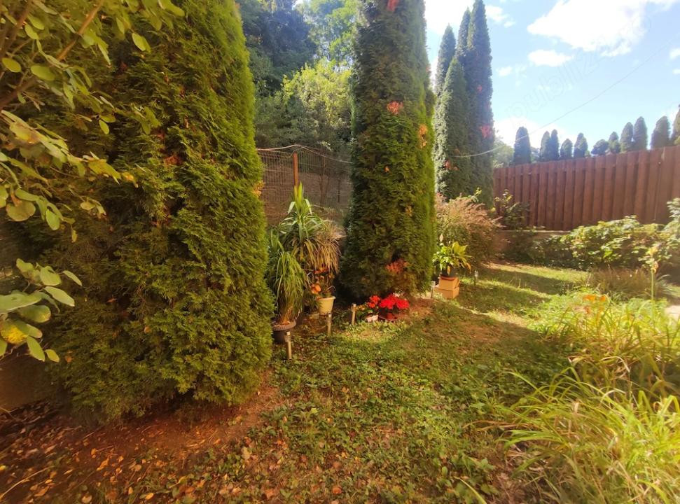 Apartament cu 3 camere si gradina, 2 parcari, zona Fagului
