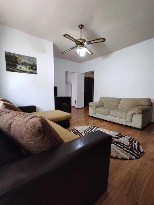 Apartament cu o camera, 32 mp, balcon, zona Eroilor
