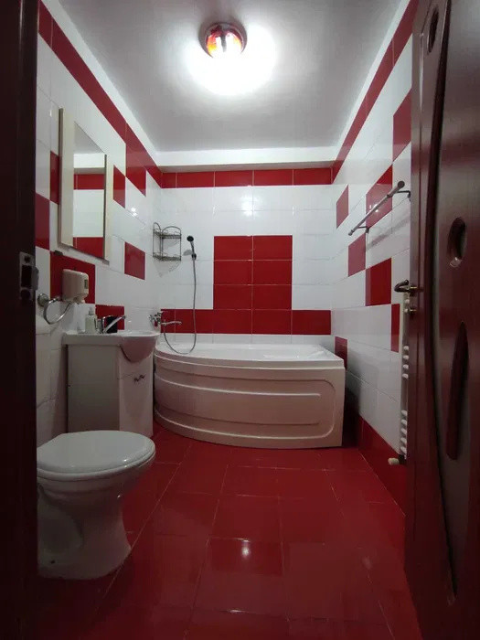 Apartament cu o camera, 32 mp, balcon, zona Eroilor