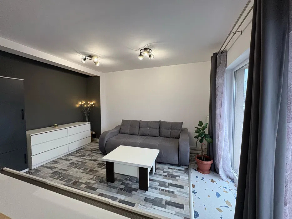 Apartament la etaj intermediar, parcare, zona Tineretului