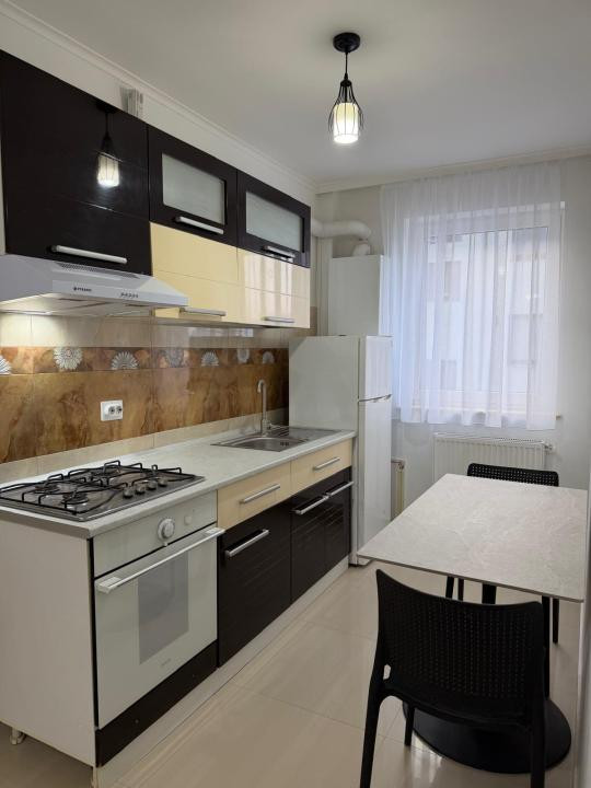 Apartament cu 2 camere, etajul 1, balcon, zona Ioan Rusu