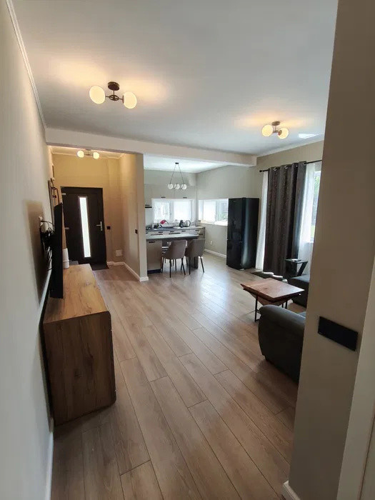 Apartament 2 camere,decomandate, grădină și parcare privată – zona Aurel Vlaicu