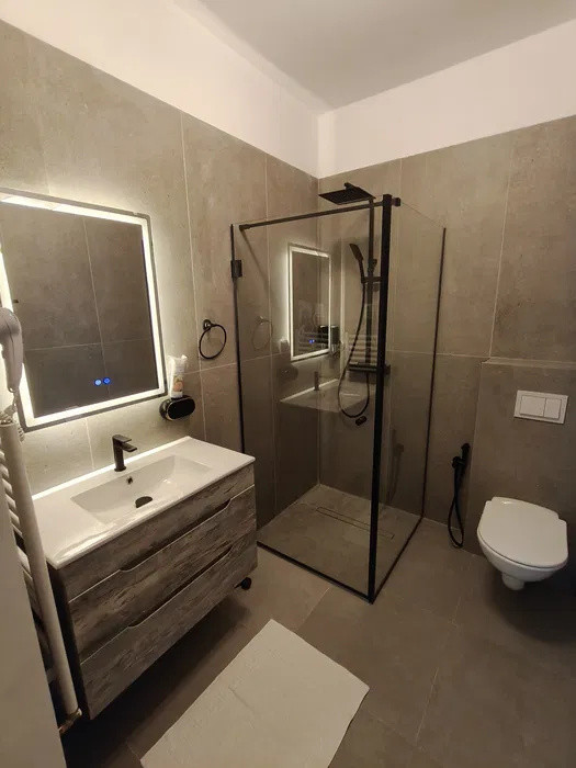 Apartament 2 camere,decomandate, grădină și parcare privată – zona Aurel Vlaicu