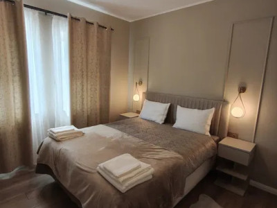 Apartament 2 camere,decomandate, grădină și parcare privată – zona Aurel Vlaicu