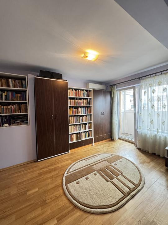 De Inchiriat! Apartament de 5 camere, 3 bai,terasa, garaj,Zona Zorilor