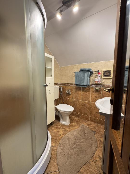 De Inchiriat! Apartament de 5 camere, 3 bai,terasa, garaj,Zona Zorilor