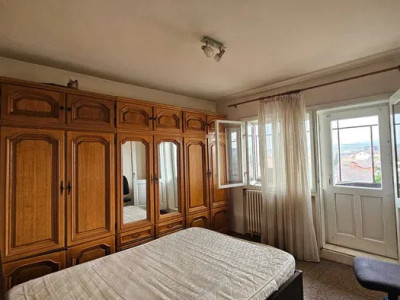 Apartament 3 camere, decomandat, 70 mp, loc de parcare 