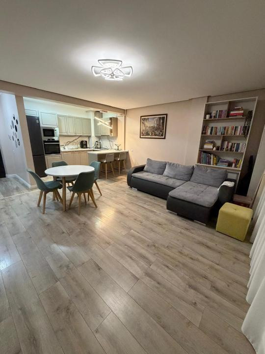 Apartament cu 3 camere, 80 mp, gradina , zona Parcului Poligon