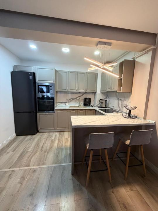 Apartament cu 3 camere, 80 mp, gradina , zona Parcului Poligon