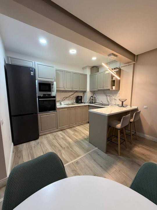 Apartament cu 3 camere, 80 mp, gradina , zona Parcului Poligon